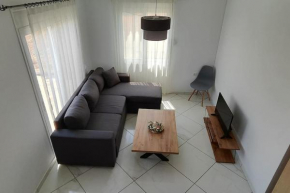 Dafnonas House - Bright & Modern